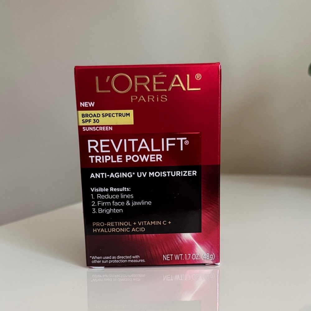 L'Oréal Revitalift Triple Power Face and Neck Moisturizer SPF 30 | 1.7 oz / 48g